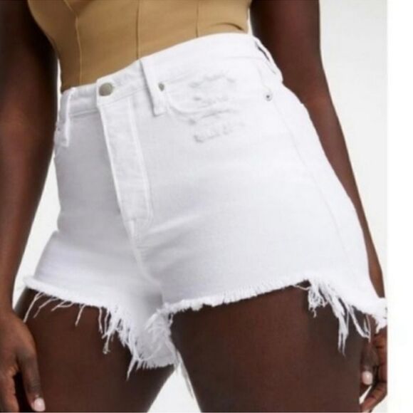 Good American Bombshell Shorts White NWT Size 14 / 32 Distressed Short - Picture 1 of 14